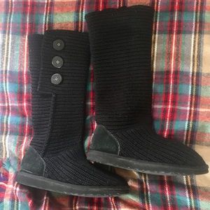 Black knit UGGs
